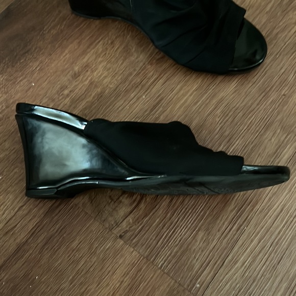 Black size 7. Great condition. - Picture 2 of 2